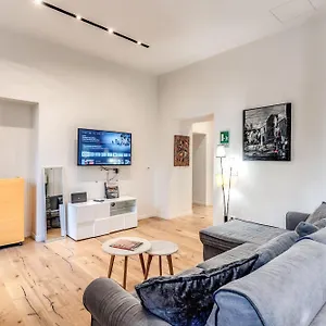 Stylish Big Flat In Piazza Del Popolo , Roma Italia